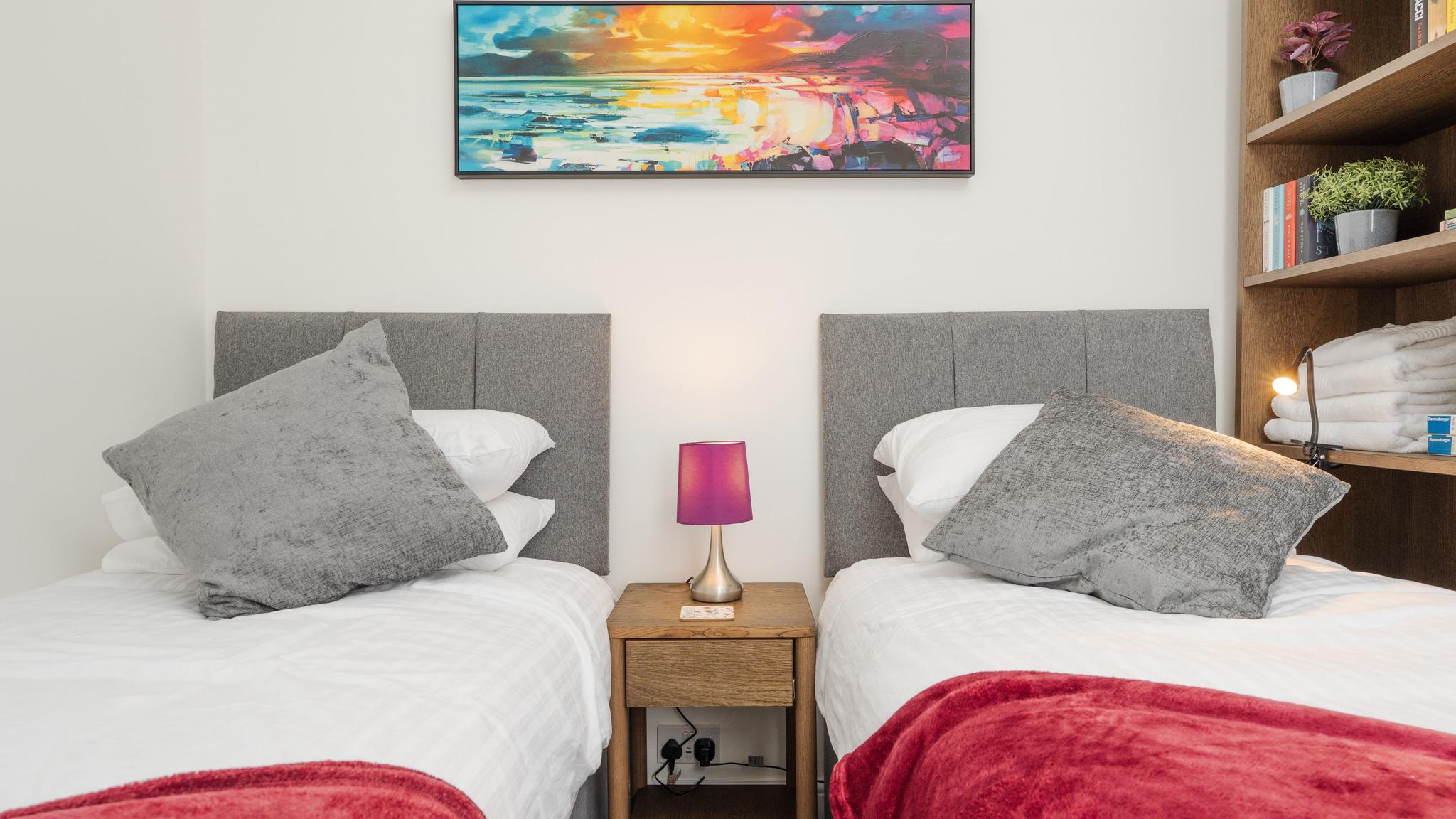 3-Bed House Near Liverpool | Long & Short Stays3