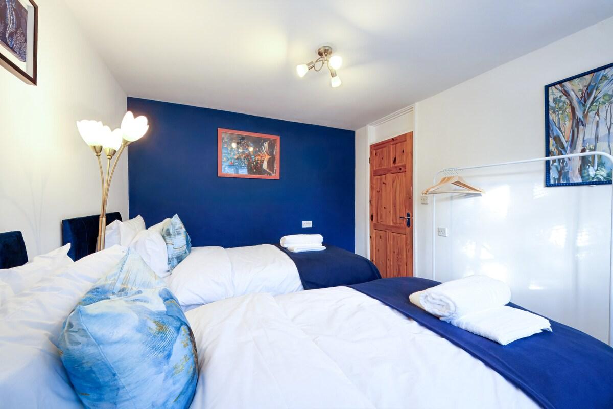 Bham Contractors And Relocators 2BR| Free Parking3