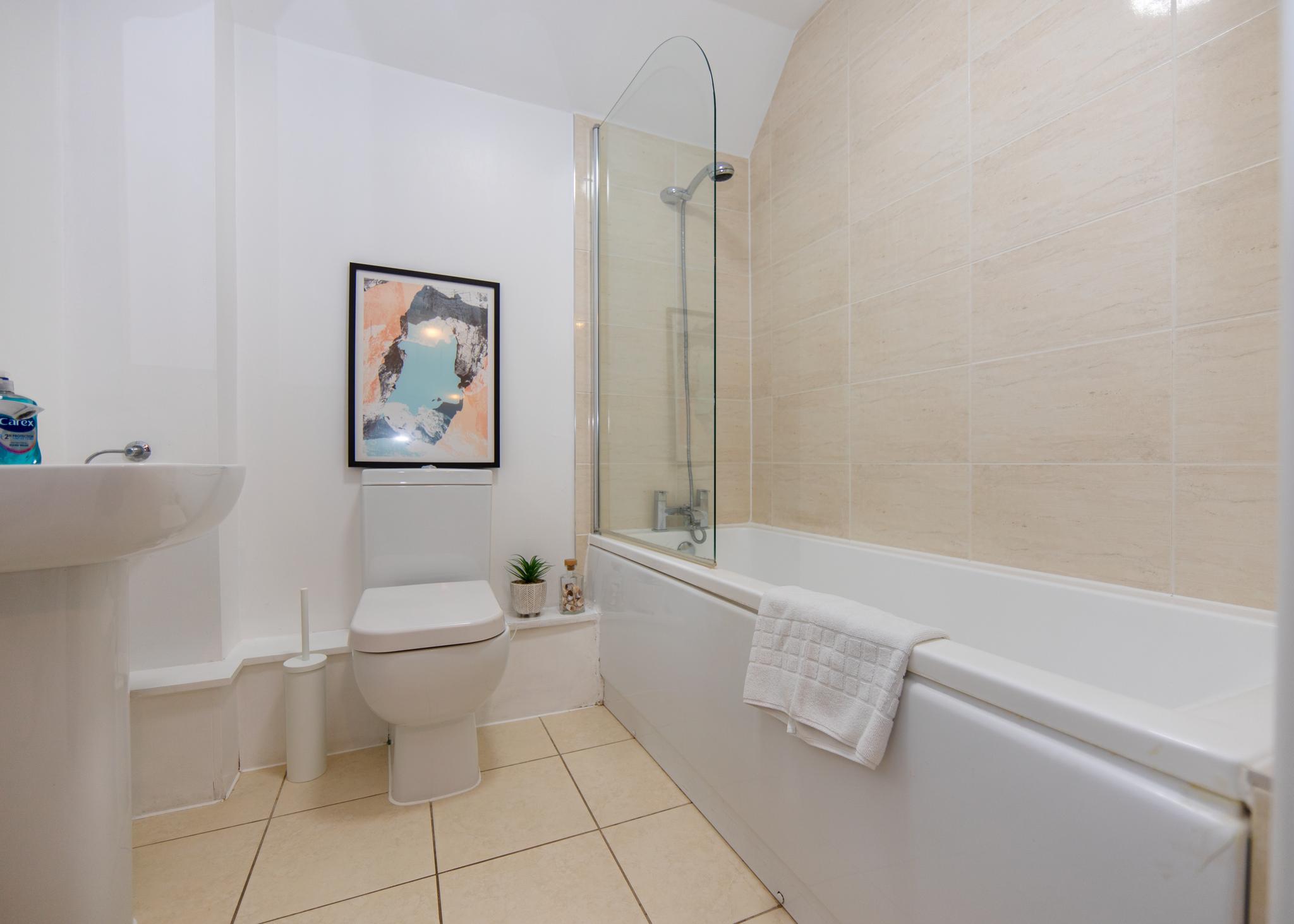Modern Apartments in Southampton with Free Parking4