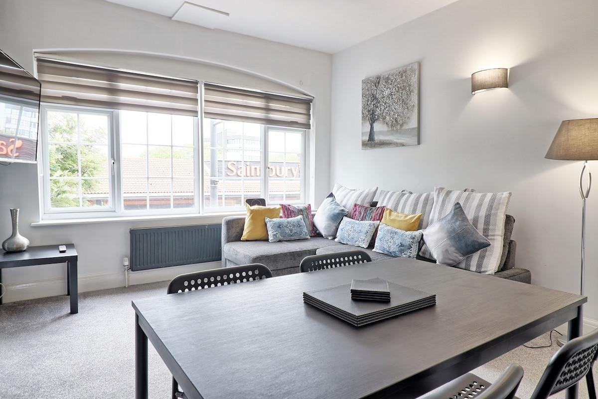 Elegant Apartment on High Street with Terrace4