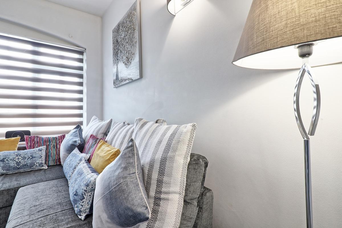 Elegant Apartment on High Street with Terrace6