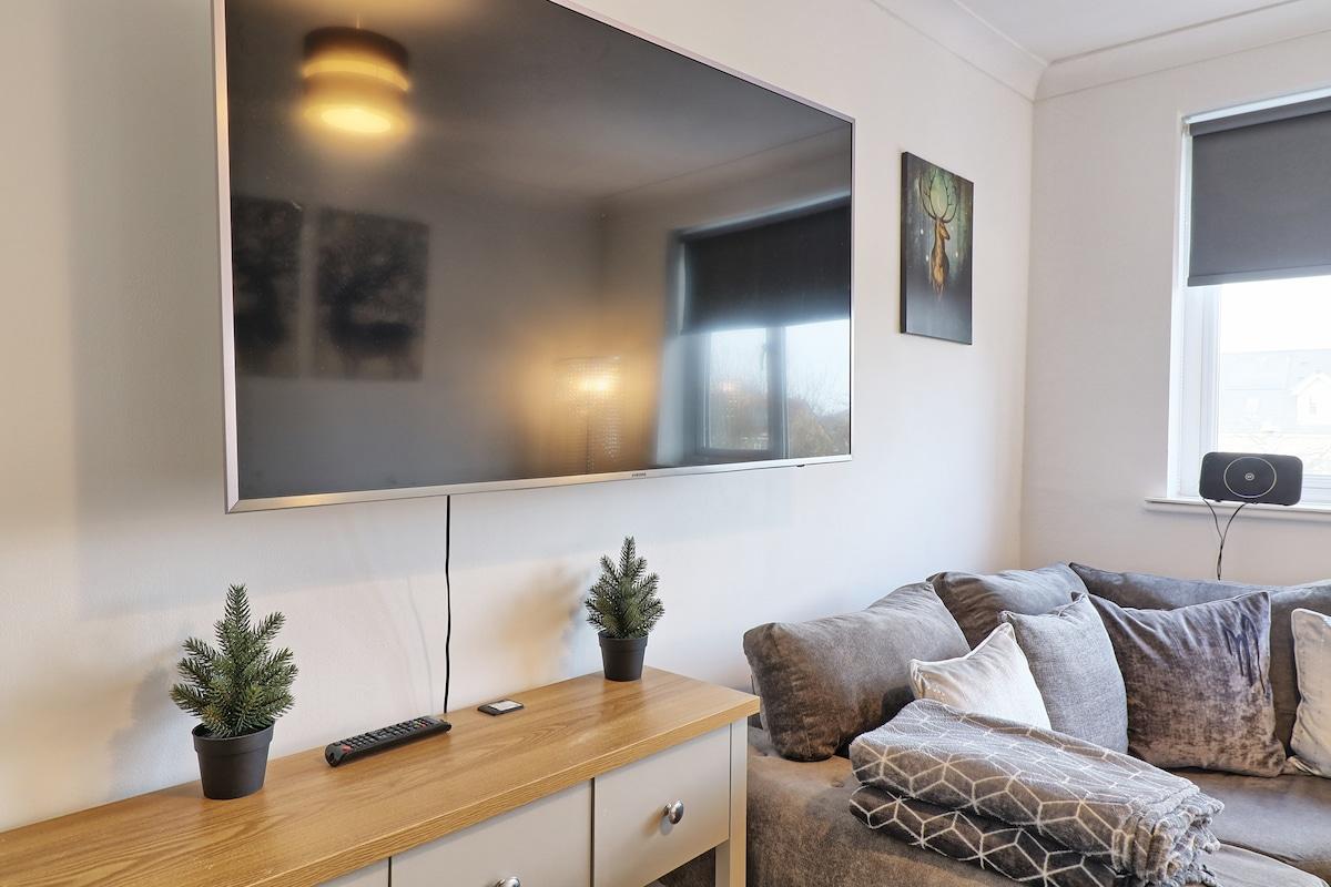 Stylish 3BR Pet-Friendly Home Near Station2