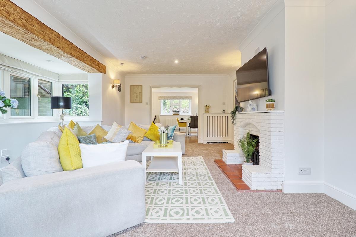 Modern Spacious 4BR Luxury Home in Epping1
