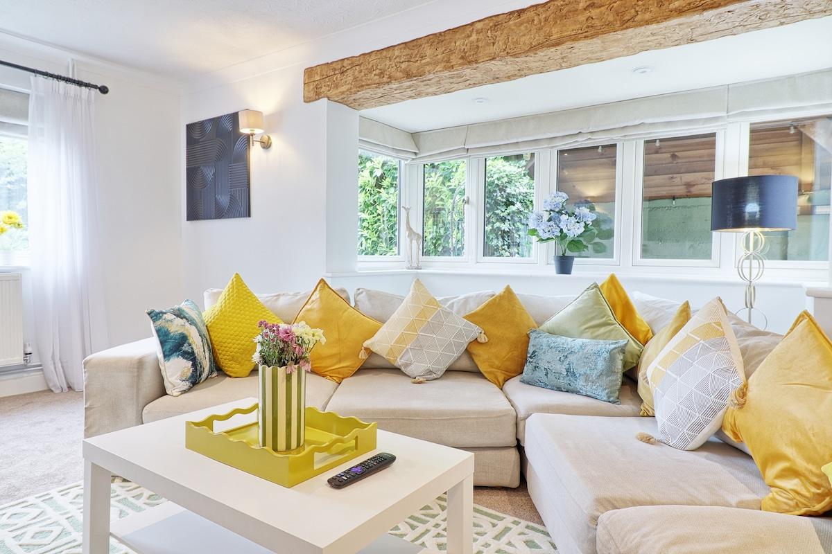 Modern Spacious 4BR Luxury Home in Epping2