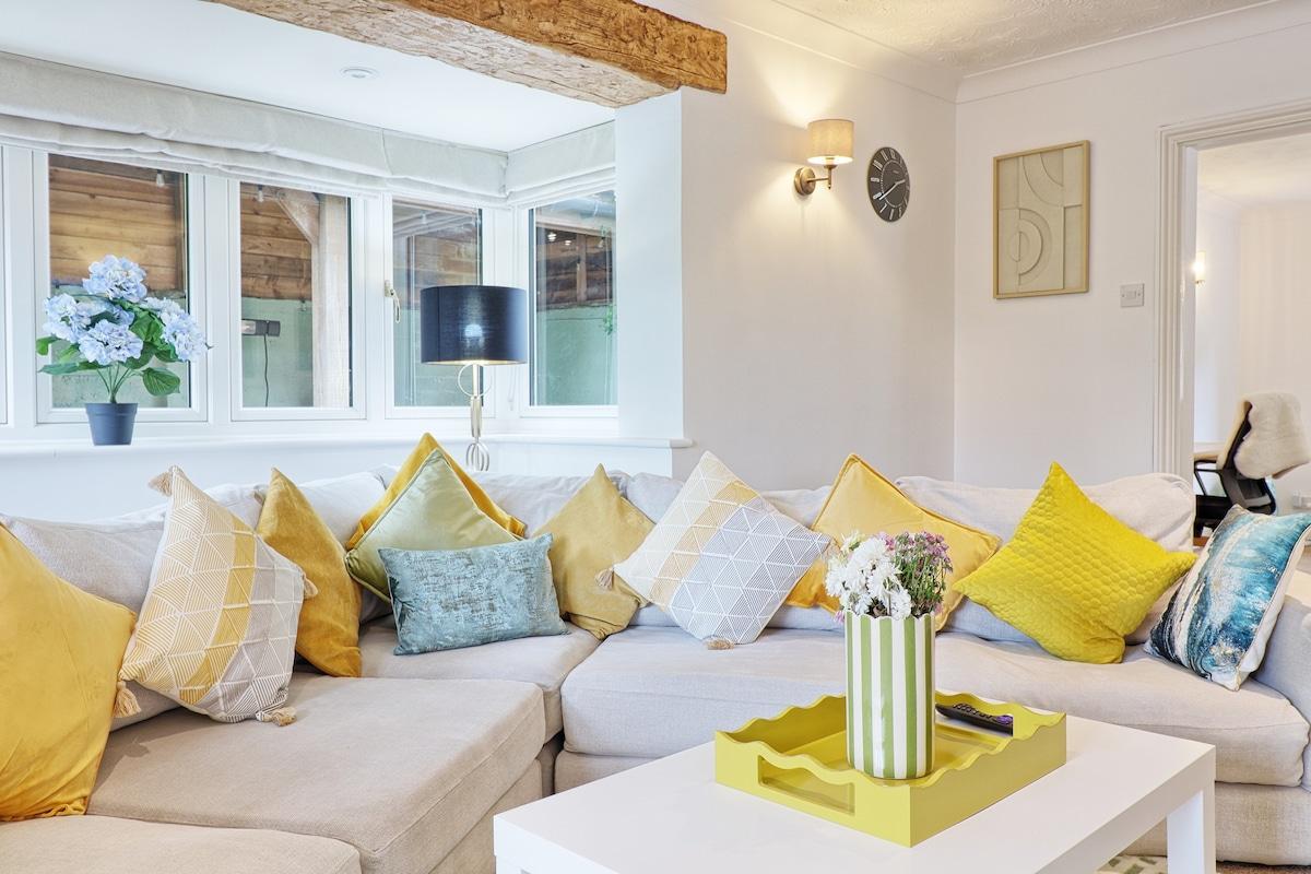 Modern Spacious 4BR Luxury Home in Epping4