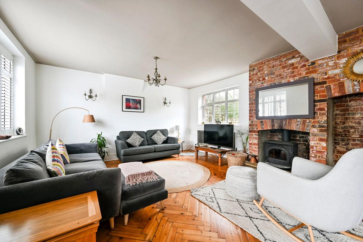 Stunning 3Bedroom Home Near Stansted Airport3