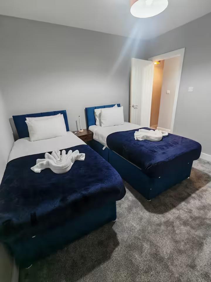 4BR By Comfy Nest Flexible Renting Wolverhampton6