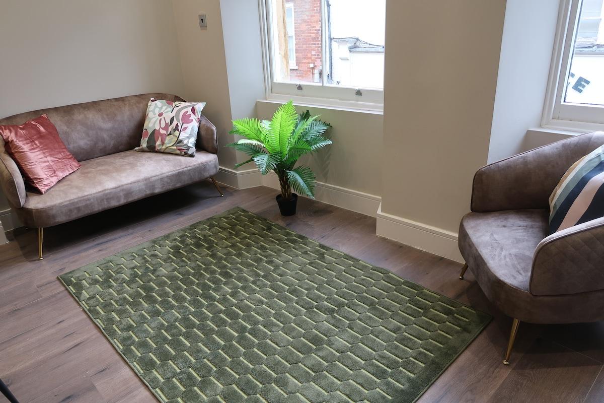 Trendy 2bed Gem in Sherborne's Historic Quarter3