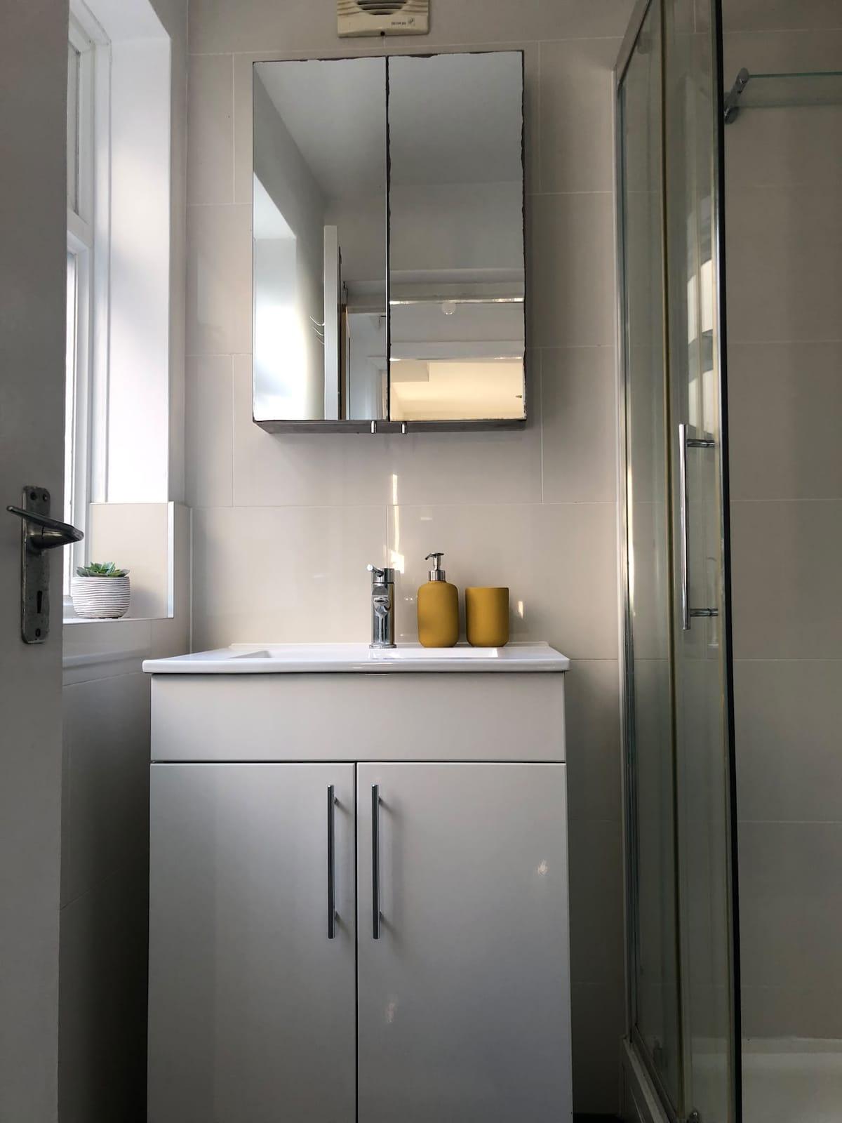 Cosy 1BR Croydon Flat with King Bed & WiFi6